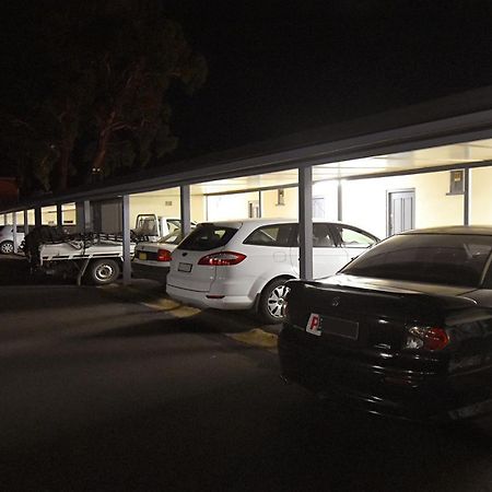 Armidale Inn Bagian luar foto