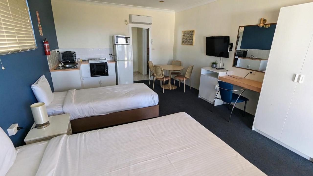 Armidale Inn Bagian luar foto