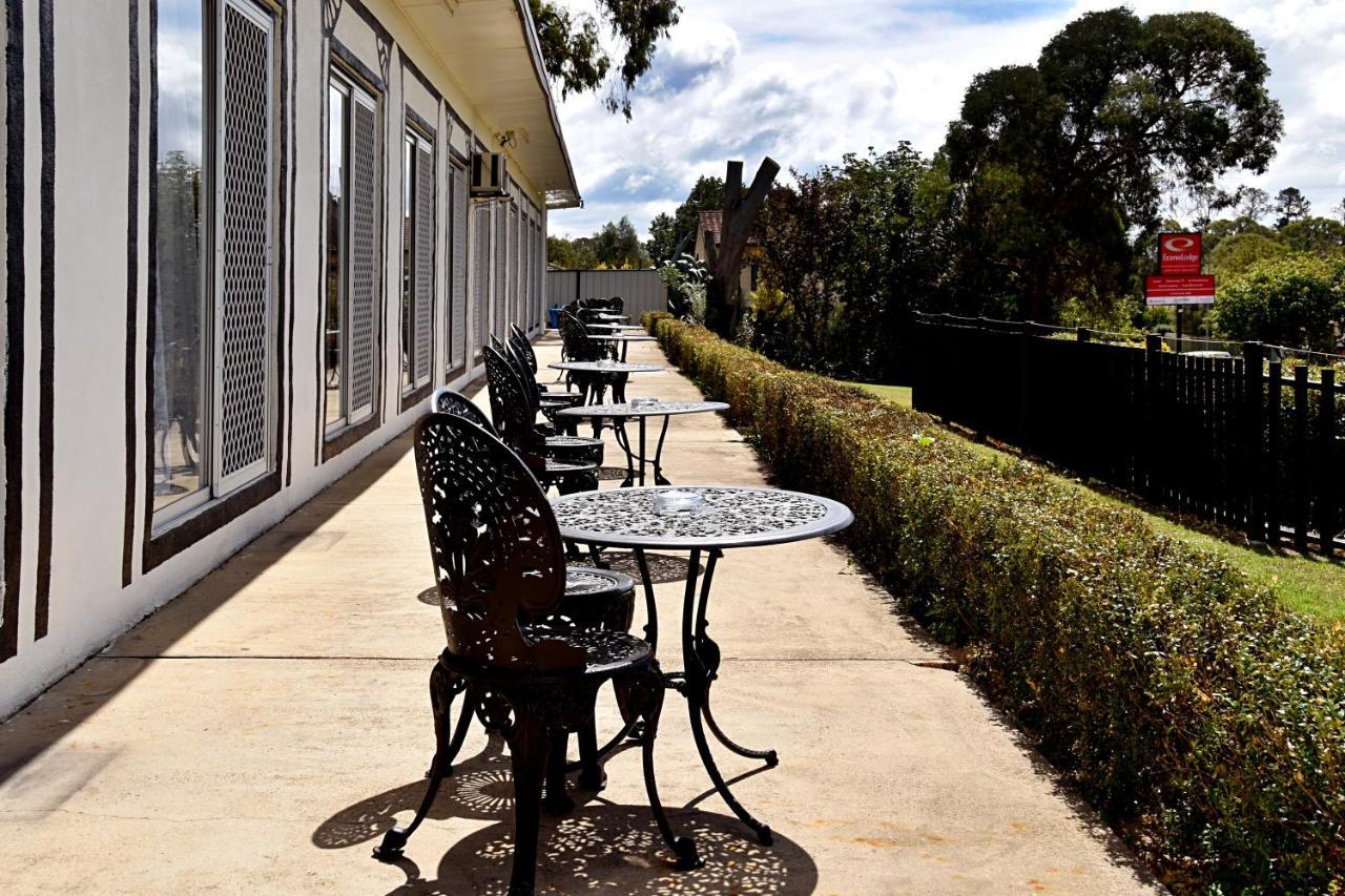 Armidale Inn Bagian luar foto
