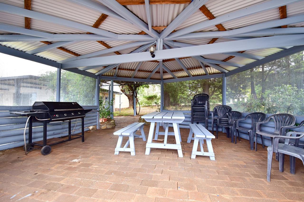 Armidale Inn Bagian luar foto
